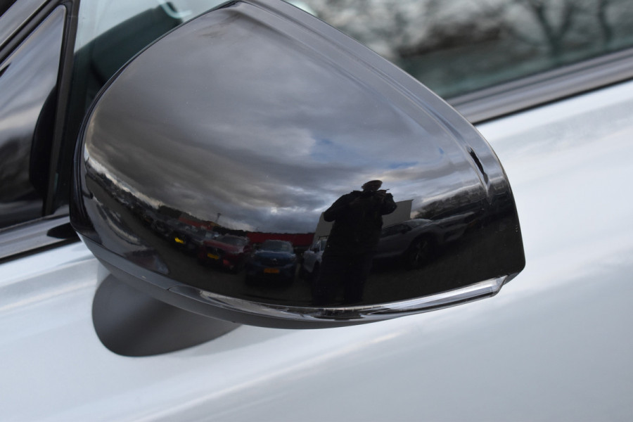 Volvo V60 T6 AWD 350PK Plug-in hybrid Plus Dark | Trekhaak | H&K | Contour stoelen | 360 Camera | 19"LMV |