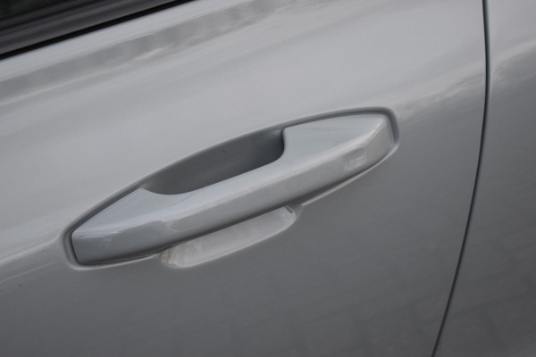 Volvo V60 T6 AWD 350PK Plug-in hybrid Plus Dark | Trekhaak | H&K | Contour stoelen | 360 Camera | 19"LMV |