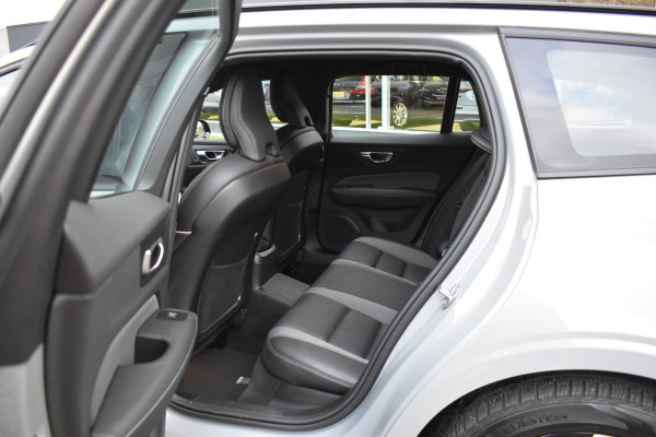 Volvo V60 T6 AWD 350PK Plug-in hybrid Plus Dark | Trekhaak | H&K | Contour stoelen | 360 Camera | 19"LMV |