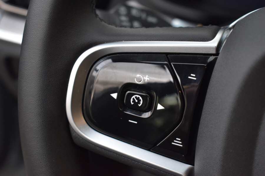 Volvo V60 T6 AWD 350PK Plug-in hybrid Plus Dark | Trekhaak | H&K | Contour stoelen | 360 Camera | 19"LMV |