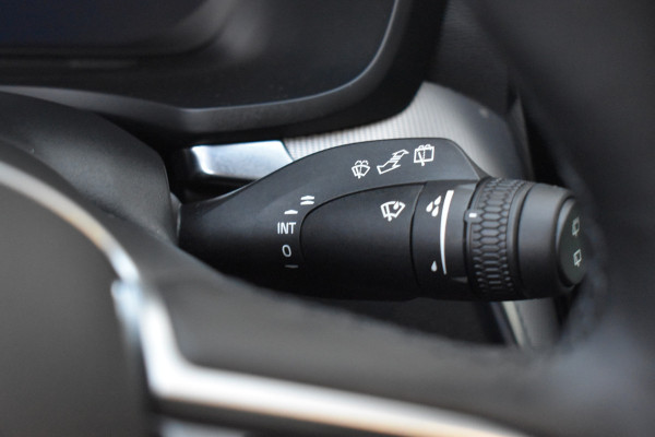 Volvo V60 T6 AWD 350PK Plug-in hybrid Plus Dark | Trekhaak | H&K | Contour stoelen | 360 Camera | 19"LMV |