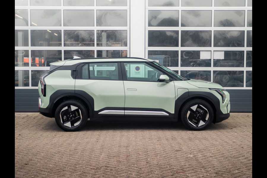 Kia EV3 Air 58.3 kWh | Direct beschikbaar | Navi | 17"| Cruise controle | Climate