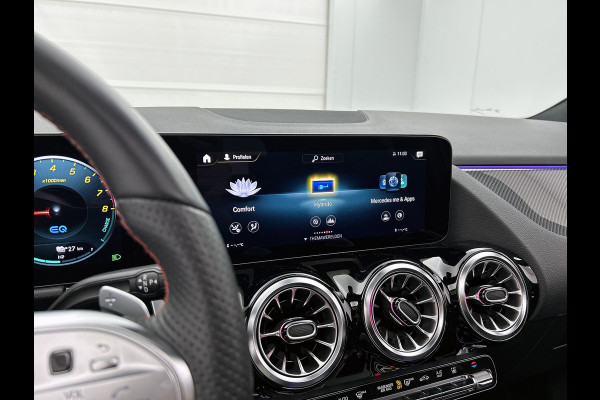 Mercedes-Benz GLA 250 e AMG Plug-In Hybride Panoramadak | 5 spaaks lichtmetalen velgen | elect. bed. Voorstoelen met memory | Trekhaak wegklapbaar | Navigatie | Parkig support met camera achter Inclusief 24 maanden Mercedes-Benz Certified garantie voor Europa.