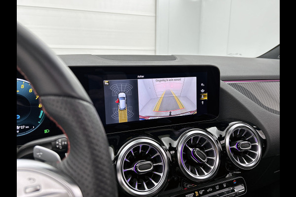 Mercedes-Benz GLA 250 e AMG Plug-In Hybride Panoramadak | 5 spaaks lichtmetalen velgen | elect. bed. Voorstoelen met memory | Trekhaak wegklapbaar | Navigatie | Parkig support met camera achter Inclusief 24 maanden Mercedes-Benz Certified garantie voor Europa.