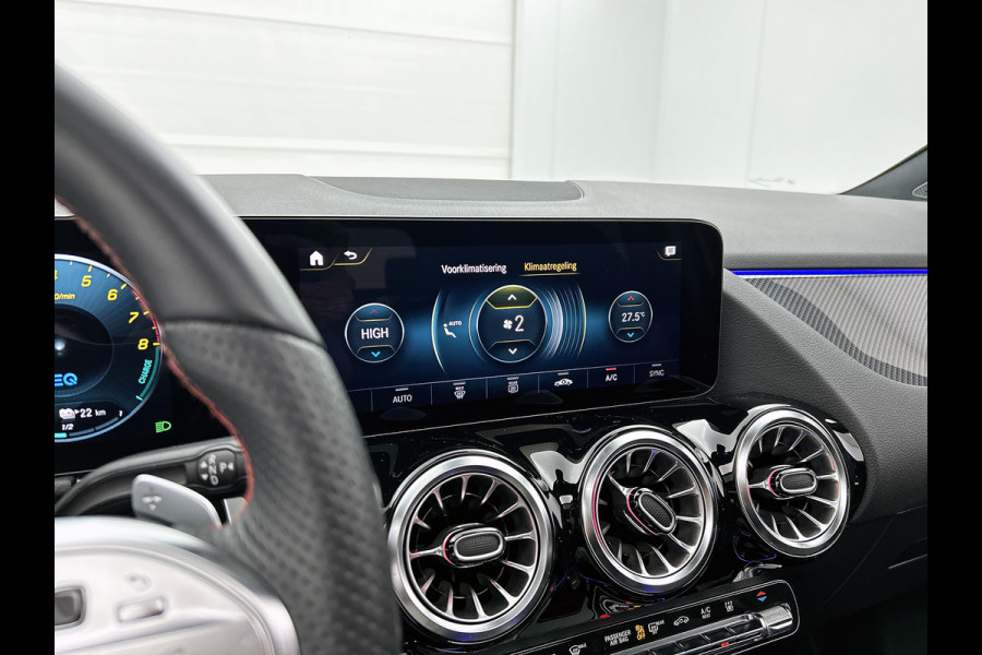 Mercedes-Benz GLA 250 e AMG Plug-In Hybride Panoramadak | 5 spaaks lichtmetalen velgen | elect. bed. Voorstoelen met memory | Trekhaak wegklapbaar | Navigatie | Parkig support met camera achter Inclusief 24 maanden Mercedes-Benz Certified garantie voor Europa.