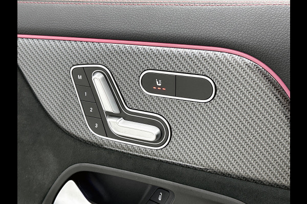 Mercedes-Benz GLA 250 e AMG Plug-In Hybride Panoramadak | 5 spaaks lichtmetalen velgen | elect. bed. Voorstoelen met memory | Trekhaak wegklapbaar | Navigatie | Parkig support met camera achter Inclusief 24 maanden Mercedes-Benz Certified garantie voor Europa.