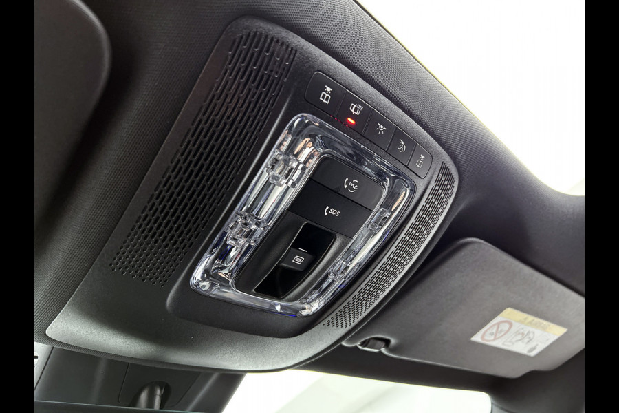 Mercedes-Benz GLA 250 e AMG Plug-In Hybride Panoramadak | 5 spaaks lichtmetalen velgen | elect. bed. Voorstoelen met memory | Trekhaak wegklapbaar | Navigatie | Parkig support met camera achter Inclusief 24 maanden Mercedes-Benz Certified garantie voor Europa.