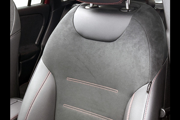 Mercedes-Benz GLA 250 e AMG Plug-In Hybride Panoramadak | 5 spaaks lichtmetalen velgen | elect. bed. Voorstoelen met memory | Trekhaak wegklapbaar | Navigatie | Parkig support met camera achter Inclusief 24 maanden Mercedes-Benz Certified garantie voor Europa.