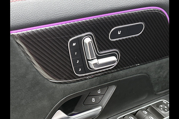 Mercedes-Benz GLA 250 e AMG Plug-In Hybride Panoramadak | 5 spaaks lichtmetalen velgen | elect. bed. Voorstoelen met memory | Trekhaak wegklapbaar | Navigatie | Parkig support met camera achter Inclusief 24 maanden Mercedes-Benz Certified garantie voor Europa.