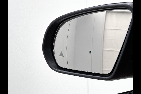 Mercedes-Benz GLA 250 e AMG Plug-In Hybride Panoramadak | 5 spaaks lichtmetalen velgen | elect. bed. Voorstoelen met memory | Trekhaak wegklapbaar | Navigatie | Parkig support met camera achter Inclusief 24 maanden Mercedes-Benz Certified garantie voor Europa.