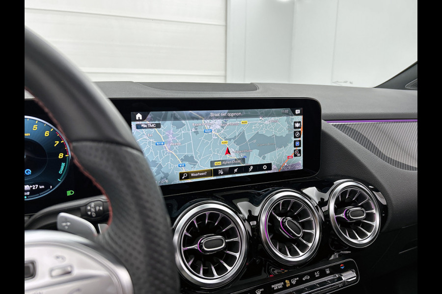 Mercedes-Benz GLA 250 e AMG Plug-In Hybride Panoramadak | 5 spaaks lichtmetalen velgen | elect. bed. Voorstoelen met memory | Trekhaak wegklapbaar | Navigatie | Parkig support met camera achter Inclusief 24 maanden Mercedes-Benz Certified garantie voor Europa.