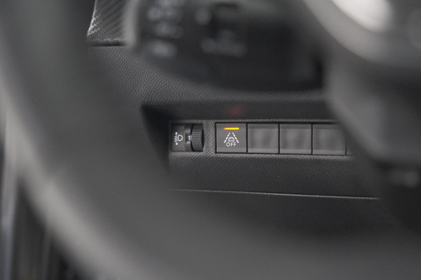 Peugeot 2008 PureTech 102 Allure Pack | Camera | Apple Carplay | Parkeersensoren