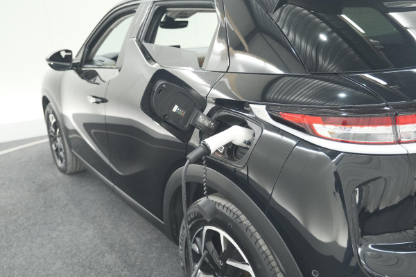 DS DS 3 Crossback E-Tense So Chic 50 kWh | 3 Fase | Camera | Dodehoekdetectie | Apple Carplay