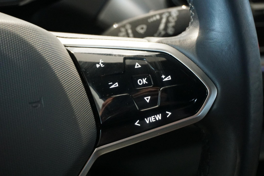 Volkswagen ID.4 First 77 kWh + WEGKLAPBARE TREKHAAK / STUURVERWARMING / VOORKLIMATISERING