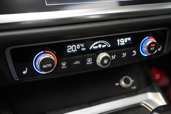 Audi Q3 Sportback 35 TFSI S Edition | Trekhaak | Panoramadak | Apple Carplay | Stoelverwarming | Drive Select