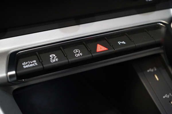 Audi Q3 Sportback 35 TFSI S Edition | Trekhaak | Panoramadak | Apple Carplay | Stoelverwarming | Drive Select