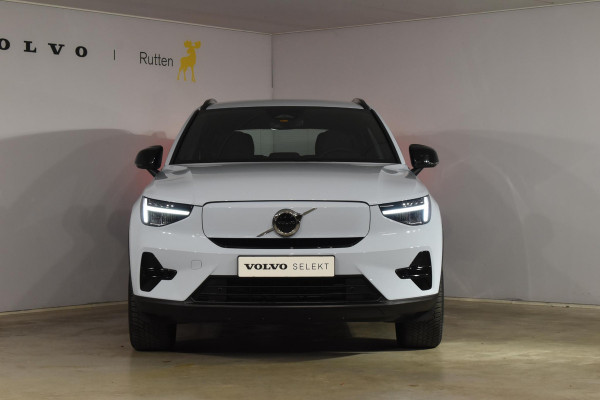 Volvo EX40 252PK Single Motor Extended Range Plus 82 kWh Navigatie / Camera / Adaptive Cruise control / Stuur & Stoelverwarming / Trekhaak / Elektr. achterklep / 19" LM Velgen