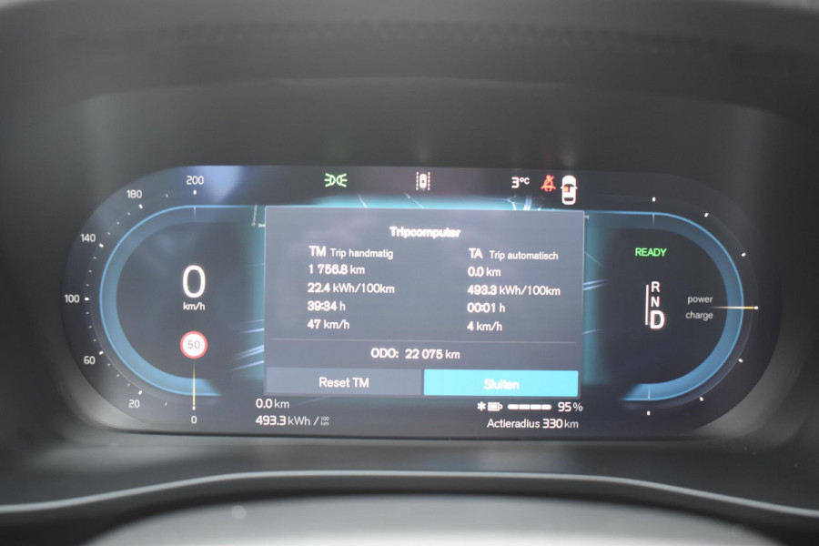 Volvo EX40 252PK Single Motor Extended Range Plus 82 kWh Navigatie / Camera / Adaptive Cruise control / Stuur & Stoelverwarming / Trekhaak / Elektr. achterklep / 19" LM Velgen