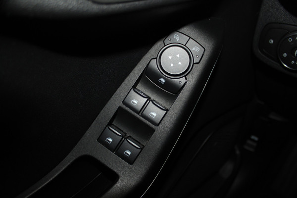 Ford Fiesta 1.0-125pk EcoBoost Mild-Hybrid ST-Line. Luxe, sportieve en goed onderhouden Fiesta ! Autm. airco, Cruise control, Lane assist, 17" Lmv, Parkeersensoren Achter, Metallic lak, Navigatie by Apple/Android, LED verlichting etc.
