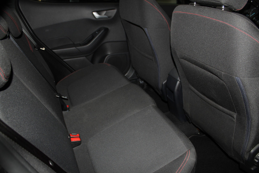 Ford Fiesta 1.0-125pk EcoBoost Mild-Hybrid ST-Line. Luxe, sportieve en goed onderhouden Fiesta ! Autm. airco, Cruise control, Lane assist, 17" Lmv, Parkeersensoren Achter, Metallic lak, Navigatie by Apple/Android, LED verlichting etc.