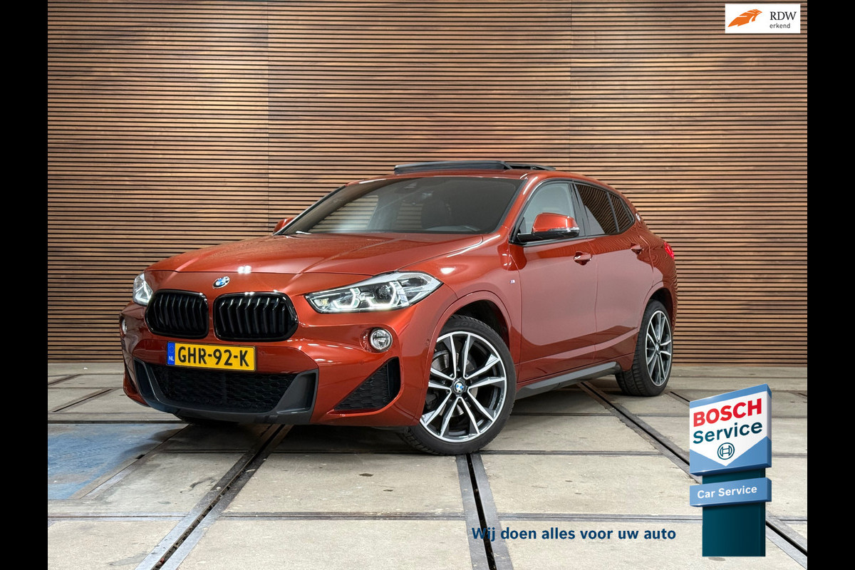 BMW X2 SDrive18i High Executive | M-Pakket | Pano | HUD | 19' inch | Alcantara | Navigatie | LED