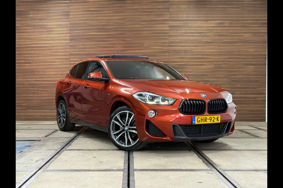 BMW X2 SDrive18i High Executive | M-Pakket | Pano | HUD | 19' inch | Alcantara | Navigatie | LED