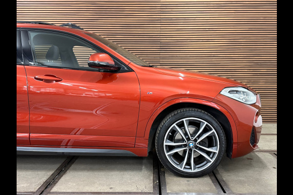 BMW X2 SDrive18i High Executive | M-Pakket | Pano | HUD | 19' inch | Alcantara | Navigatie | LED