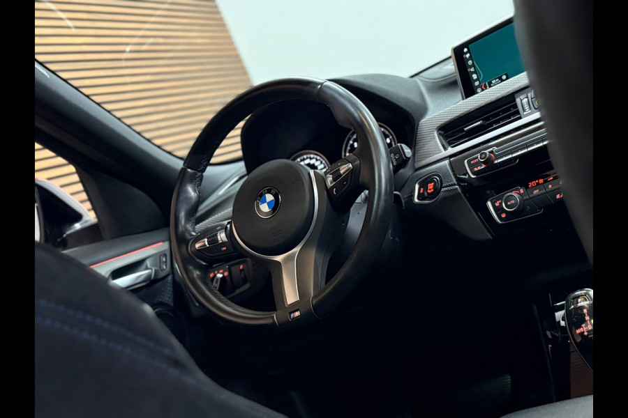 BMW X2 SDrive18i High Executive | M-Pakket | Pano | HUD | 19' inch | Alcantara | Navigatie | LED