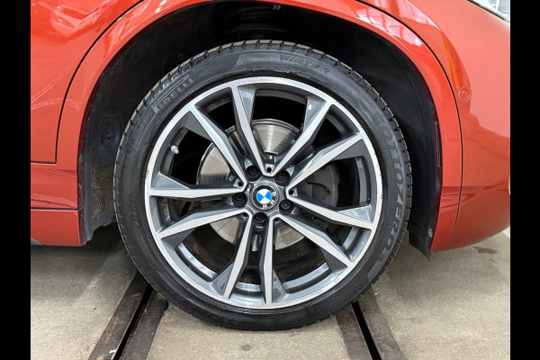 BMW X2 SDrive18i High Executive | M-Pakket | Pano | HUD | 19' inch | Alcantara | Navigatie | LED