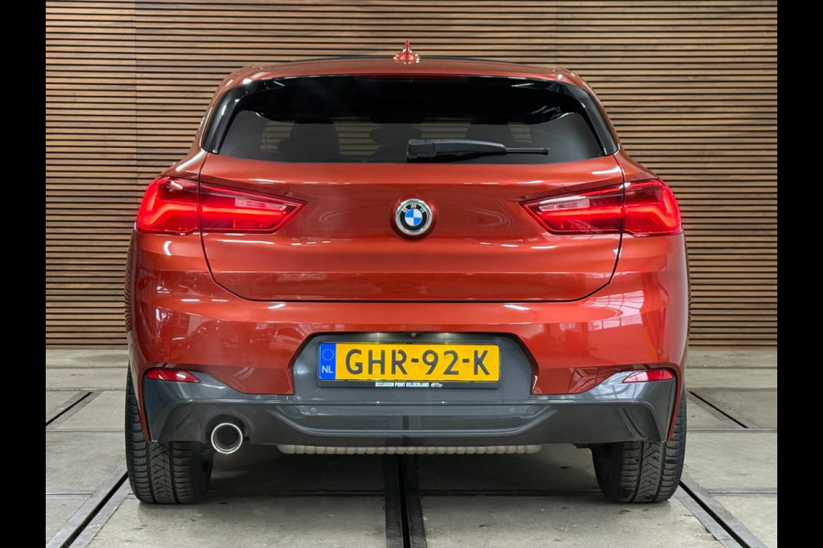 BMW X2 SDrive18i High Executive | M-Pakket | Pano | HUD | 19' inch | Alcantara | Navigatie | LED