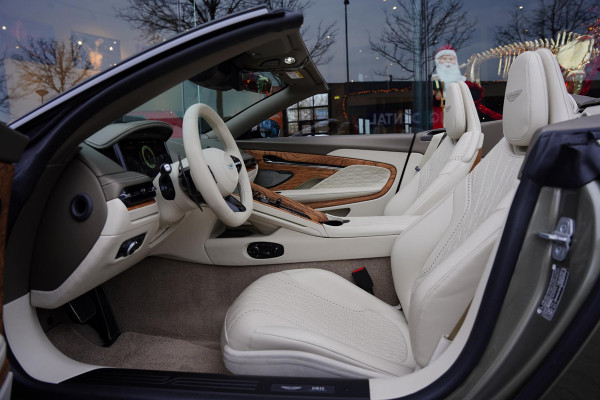 Aston Martin DB12 Volante 4.0 V8 NL-Auto
