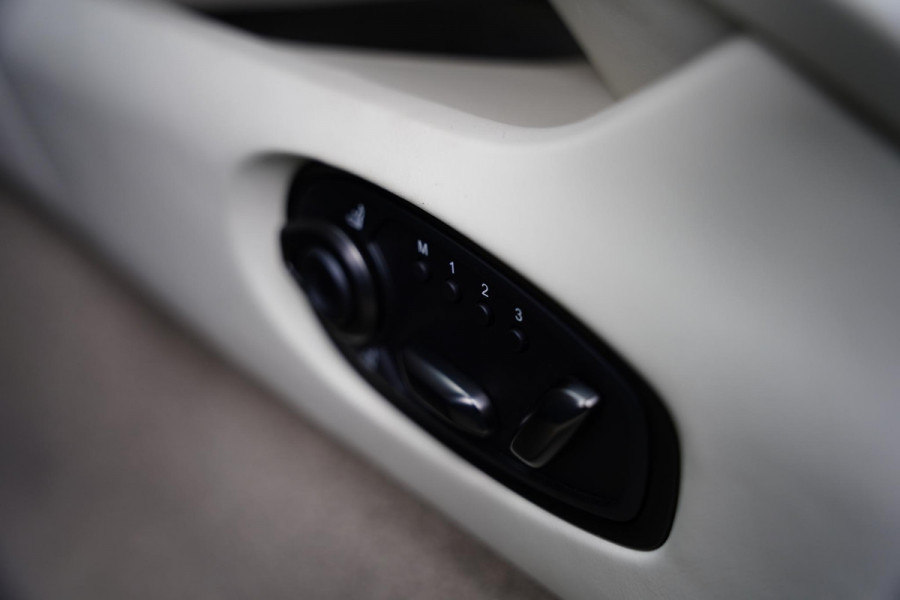 Aston Martin DB12 Volante 4.0 V8 NL-Auto