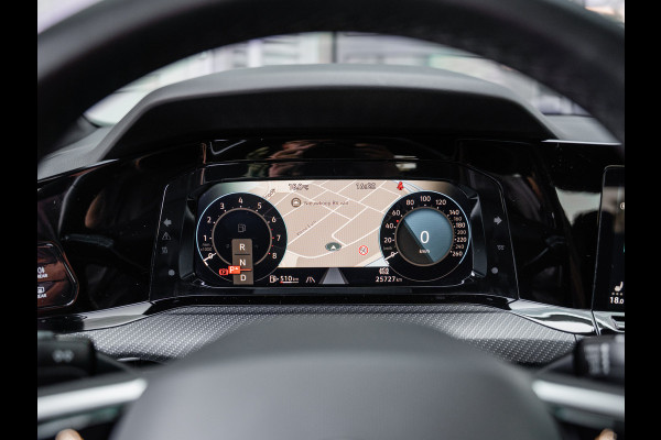 Volkswagen Golf 1.5 eTSI R-Line Business