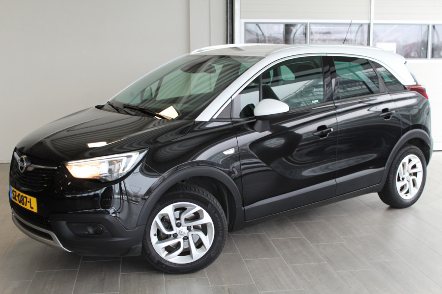Opel Crossland X 1.2-131pk Turbo Innovation. Two tone. Erg nette en luxe hoogzitter voor nog jaren rijplezier ! Autm. airco, parkeersensoren v+a, camera, LM wielen, ergonomische voorstoelen, cruise control, side assist, navigatie, telefoonvoorb. etc.