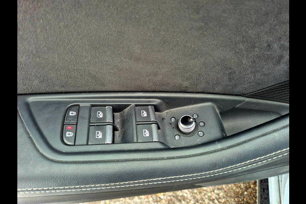 Audi A4 Avant 2.9 TFSI RS 4 quattro panodak . Head up