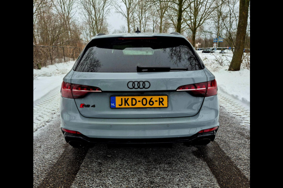 Audi A4 Avant 2.9 TFSI RS 4 quattro panodak . Head up
