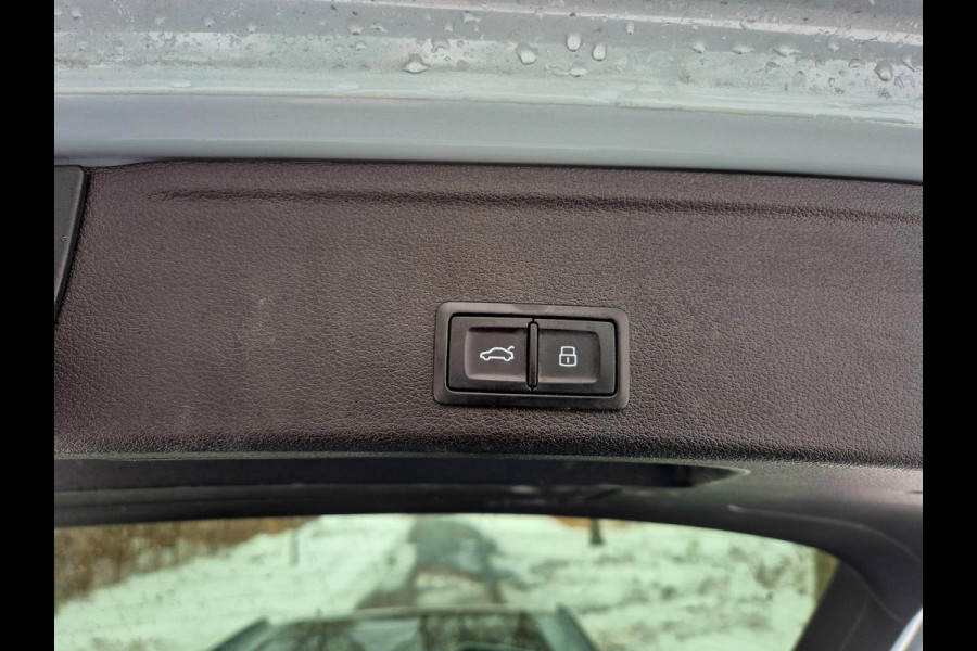 Audi A4 Avant 2.9 TFSI RS 4 quattro panodak . Head up