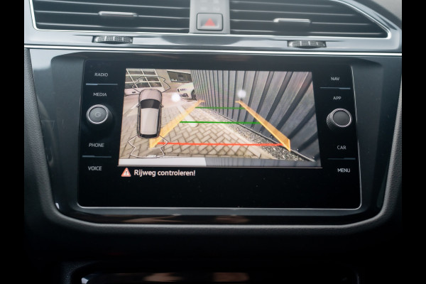 Volkswagen Tiguan 1.5 TSI R-Line Business+ | Harman/Kardon | 20'' | Trekhaak wegkl. | Elk. A-klep | IQ Light | Prijs Rijklaar!!