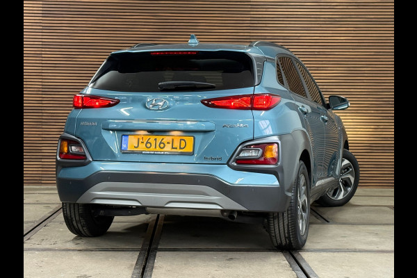 Hyundai Kona 1.6 GDI HEV Fashion Sky Automaat | Schuif/kanteldak | Carplay | Camera | HUD | Keyless