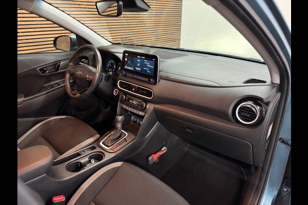 Hyundai Kona 1.6 GDI HEV Fashion Sky Automaat | Schuif/kanteldak | Carplay | Camera | HUD | Keyless