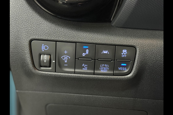 Hyundai Kona 1.6 GDI HEV Fashion Sky Automaat | Schuif/kanteldak | Carplay | Camera | HUD | Keyless