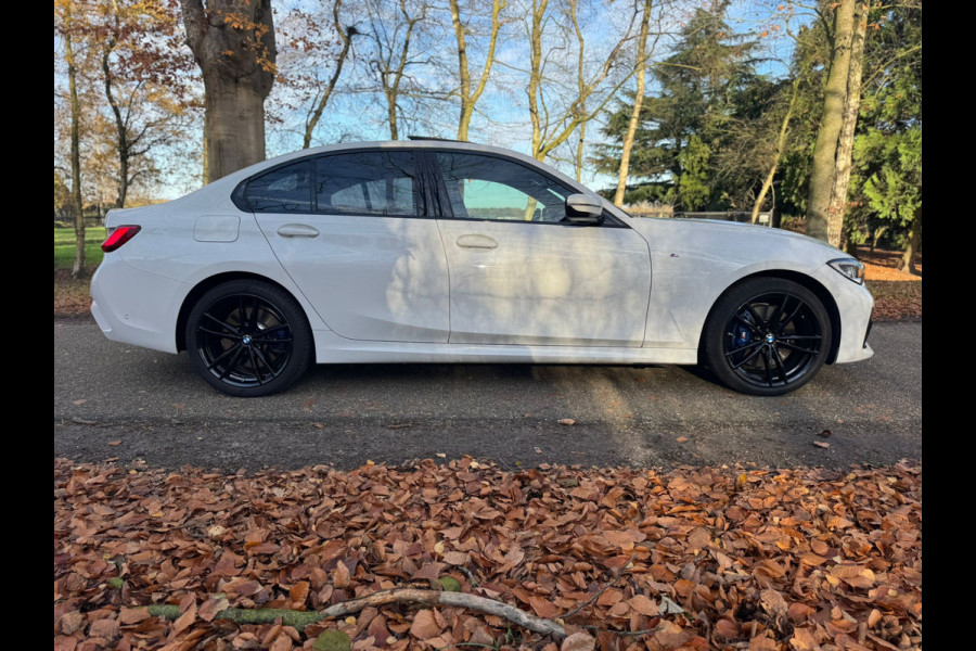 BMW 3-serie 330e M Sport |Head-Up|H&K|Pano|Laser|Driving ass|