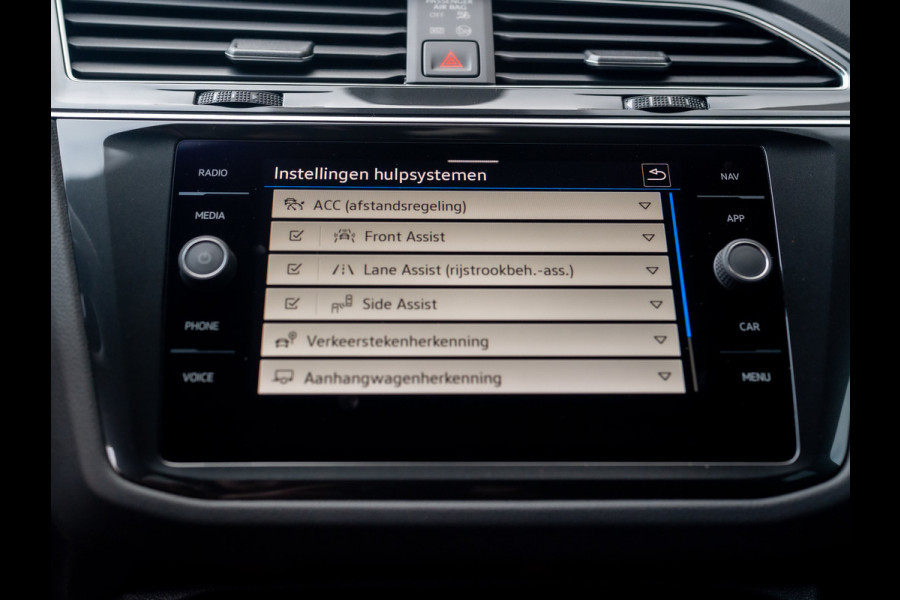 Volkswagen Tiguan 1.5 TSI R-Line Business+ | Trekhaak wegkl. | 20'' | Side Assist | Elk. A-klep | IQ Light | Prijs Rijklaar!!