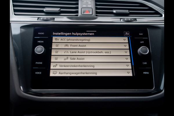 Volkswagen Tiguan 1.5 TSI R-Line Business+ | Trekhaak wegkl. | 20'' | Side Assist | Elk. A-klep | IQ Light | Prijs Rijklaar!!