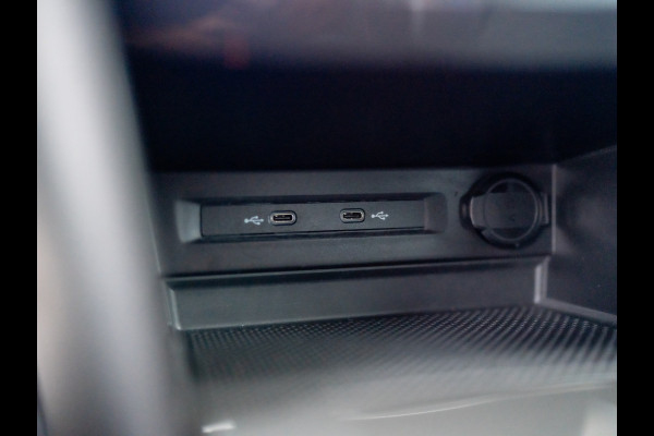 Volkswagen Tiguan 1.5 TSI R-Line Business+ | Trekhaak wegkl. | 20'' | Side Assist | Elk. A-klep | IQ Light | Prijs Rijklaar!!