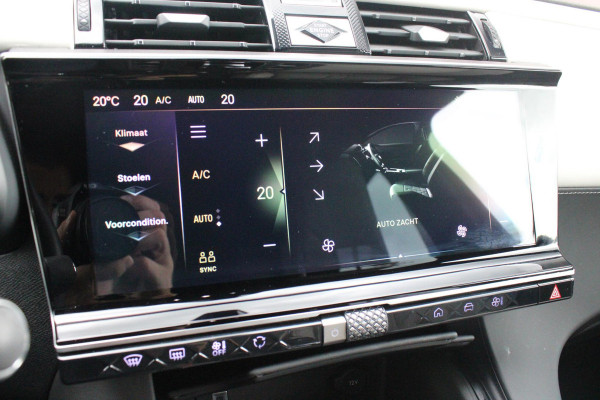DS 7 E-Tense 300PK 4x4 ESPRIT DE VOYAGE | PANORAMISCH SCHUIF/KANTEL DAK | VOORRUITRAND/STUUR VERWARMING | VOLLEDIG LEDEREN BEKLEDING | LICHTMETALEN VELGEN 19" | ELEKTRISCH BEDIENBARE ACHTERKLEP | NIGHT VISION | DODEHOEK DETECTIE | ELEKTRISCH BEDIENBARE VOORSTOELEN MET MASSAGE FUNCTIE | ADAPTIVE CRUISE CONTROL | 360° CAMERA | KEYLESS ENTRY/START | FULL OPTION! | STOEL VENTILATIE | FOCAL ELECTRA | SFEER VERLICHTING | DRAADLOZE APPLE CARPLAY/ANDROID AUTO | NAVIGATIE | PARKEERSENSOREN VOOR EN ACHTER |