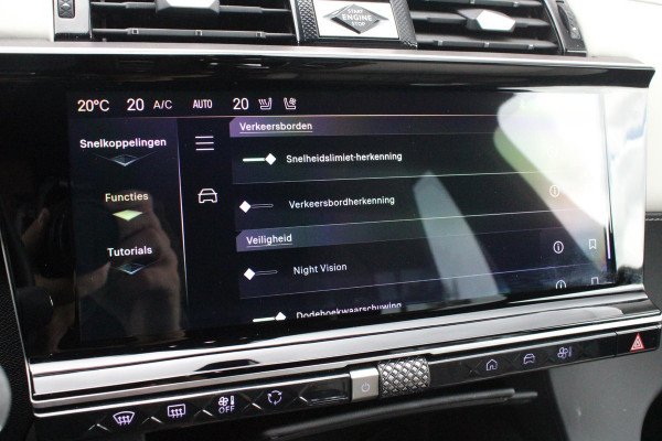 DS 7 E-Tense 300PK 4x4 ESPRIT DE VOYAGE | PANORAMISCH SCHUIF/KANTEL DAK | VOORRUITRAND/STUUR VERWARMING | VOLLEDIG LEDEREN BEKLEDING | LICHTMETALEN VELGEN 19" | ELEKTRISCH BEDIENBARE ACHTERKLEP | NIGHT VISION | DODEHOEK DETECTIE | ELEKTRISCH BEDIENBARE VOORSTOELEN MET MASSAGE FUNCTIE | ADAPTIVE CRUISE CONTROL | 360° CAMERA | KEYLESS ENTRY/START | FULL OPTION! | STOEL VENTILATIE | FOCAL ELECTRA | SFEER VERLICHTING | DRAADLOZE APPLE CARPLAY/ANDROID AUTO | NAVIGATIE | PARKEERSENSOREN VOOR EN ACHTER |