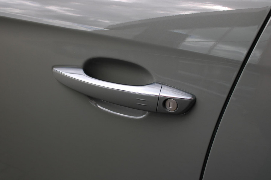 DS 7 E-Tense 300PK 4x4 ESPRIT DE VOYAGE | PANORAMISCH SCHUIF/KANTEL DAK | VOORRUITRAND/STUUR VERWARMING | VOLLEDIG LEDEREN BEKLEDING | LICHTMETALEN VELGEN 19" | ELEKTRISCH BEDIENBARE ACHTERKLEP | NIGHT VISION | DODEHOEK DETECTIE | ELEKTRISCH BEDIENBARE VOORSTOELEN MET MASSAGE FUNCTIE | ADAPTIVE CRUISE CONTROL | 360° CAMERA | KEYLESS ENTRY/START | FULL OPTION! | STOEL VENTILATIE | FOCAL ELECTRA | SFEER VERLICHTING | DRAADLOZE APPLE CARPLAY/ANDROID AUTO | NAVIGATIE | PARKEERSENSOREN VOOR EN ACHTER |