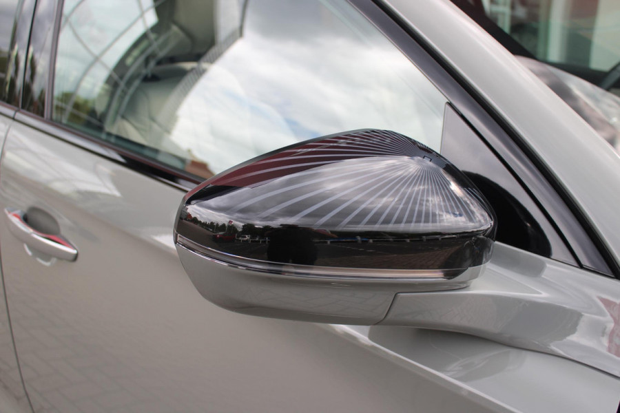 DS 7 E-Tense 300PK 4x4 ESPRIT DE VOYAGE | PANORAMISCH SCHUIF/KANTEL DAK | VOORRUITRAND/STUUR VERWARMING | VOLLEDIG LEDEREN BEKLEDING | LICHTMETALEN VELGEN 19" | ELEKTRISCH BEDIENBARE ACHTERKLEP | NIGHT VISION | DODEHOEK DETECTIE | ELEKTRISCH BEDIENBARE VOORSTOELEN MET MASSAGE FUNCTIE | ADAPTIVE CRUISE CONTROL | 360° CAMERA | KEYLESS ENTRY/START | FULL OPTION! | STOEL VENTILATIE | FOCAL ELECTRA | SFEER VERLICHTING | DRAADLOZE APPLE CARPLAY/ANDROID AUTO | NAVIGATIE | PARKEERSENSOREN VOOR EN ACHTER |