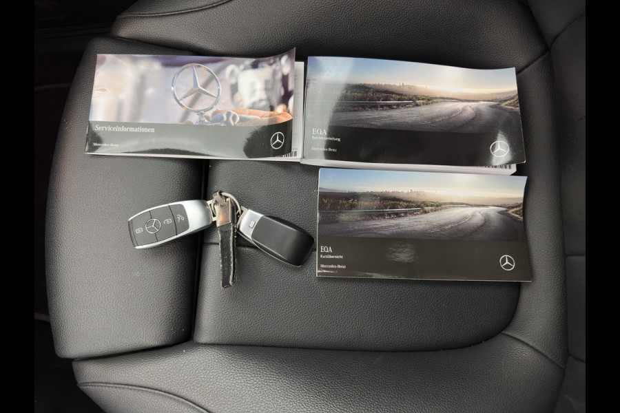 Mercedes-Benz EQA 250 Business Solution Luxury 67 kWh [ 3-Fase ] (SOH-94%) (INCL-BTW) *PANO | LEATHER | WIDESCREEN-COCKPIT | FULL-LED | BLINDSPOT | AMBIENT-LIGHT | CAMERA | NAVI-FULLMAP | DAB+ | COMFORT-SEATS | ECC | SHIFTPADDLES | CRUISE | HEATED-SEATS | ...